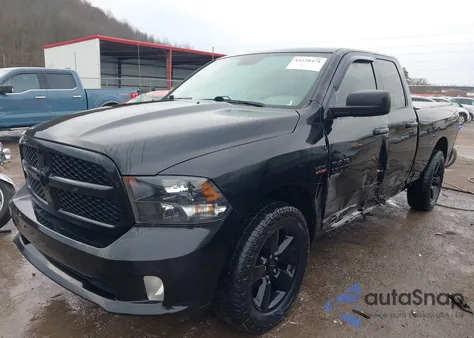 2019 Ram 1500 Classic Express 4X4 6'4 Box из США, поврежденный, VIN 1C6RR7FT1KS553424